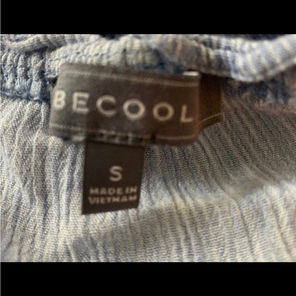 Blue short sleeve off shoulder blouse 
Smoke and pet free home
Size small - Picture 3 of 3